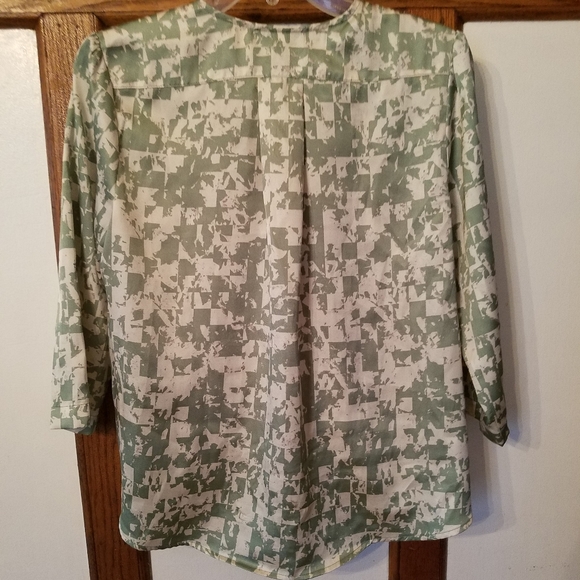 Top - Picture 2 of 3